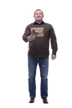 Tam gelişim. Hediye kutusu olan mutlu bir adam..