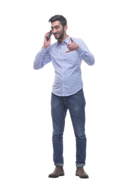 Tam gelişim. Cep telefonuyla konuşan mutlu bir adam..