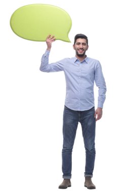 Tam gelişim. Konuşma baloncuğuyla gülümseyen genç adam .