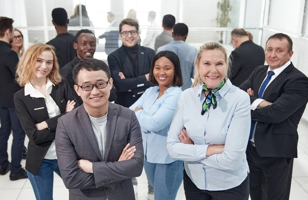 Portret van mooie vrolijke elegante stijlvolle stijlvolle trendy professi — Stockfoto