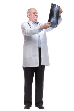 Tam gelişim. Terapist akciğerlerin röntgenine bakıyor.