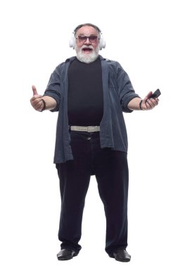 Akıllı telefonlu mutlu sakallı adam başparmağını kaldırıyor..