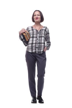 Bir yığın kitabı olan kendine güvenen olgun bir kadın. beyaz arkaplanda izole edilmiş.