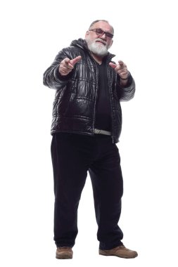 Kışlık ceketli, sakallı ve mutlu bir adam..