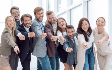 Tam gelişim. Başarılı gençlerden oluşan bir ekip seni işaret ediyor..