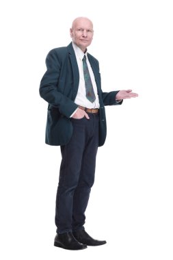 Düğmesiz ceketli kendine güvenen bir iş adamı..