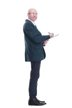 Ciddi bir iş adamı panoya bir şeyler yazıyor..