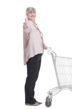 Alışveriş arabalı yaşlı kadın sana gülümsüyor..