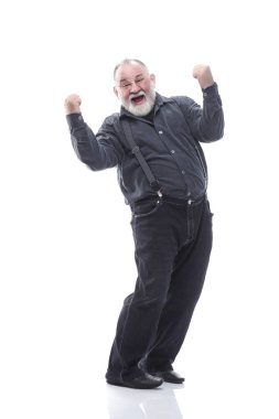 Tam gelişim. Neşeli yaşlı adam kameraya bakıyor.