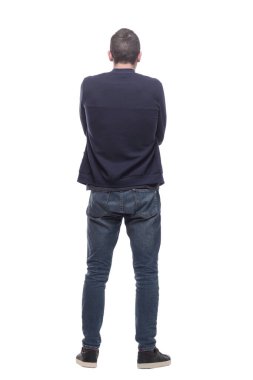 Dikiz aynası. Kotlu ve ceketli genç bir adam. .