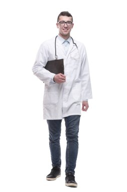 Dosyası olan erkek doktor. bir beyaz üzerinde izole