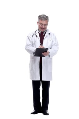 gülümseyen doktor. beyaz arkaplanda izole edilmiş