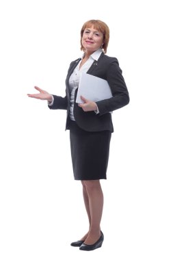 Finansal belgeleri olan kıdemli mutlu iş kadını.