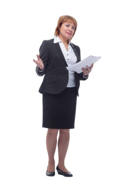 Şirket işkadını resmi belgeleri okuyor.