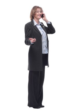 Cep telefonuyla konuşan güzel son sınıf kadınının yan görüntüsü