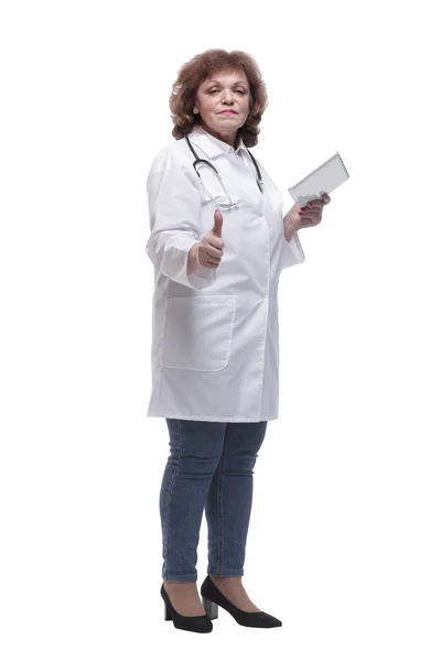W pełnym wzroście. kobieta lekarz z tabletem cyfrowym. — Zdjęcie stockowe