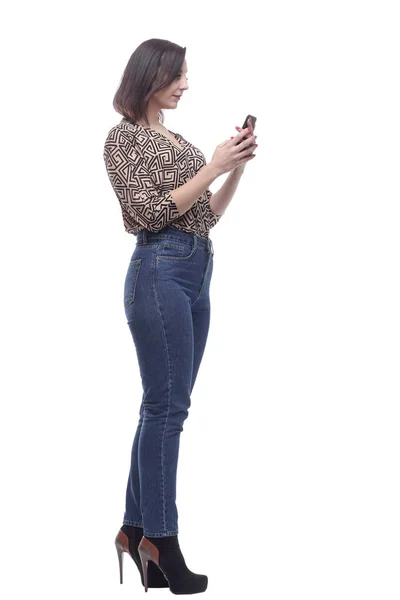 En pleno crecimiento. atractiva mujer joven con un teléfono inteligente. —  Fotos de Stock