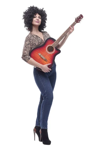 Em pleno crescimento. jovem elegante com uma guitarra . — Fotografia de Stock