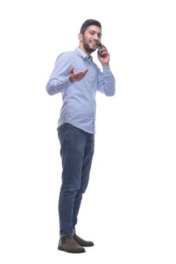 Sıradan bir adam cep telefonuyla konuşuyor..