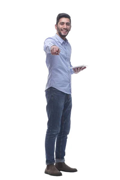 Улыбающийся человек с цифровым планшетом приветствует вас . — стоковое фото
