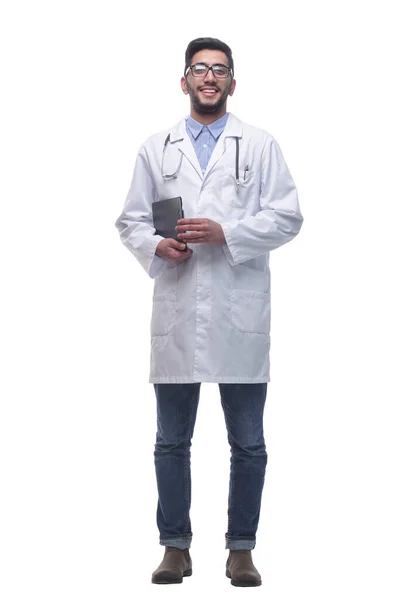 Portrait of an experienced doctor with a clipboard . — Stock Photo, Image