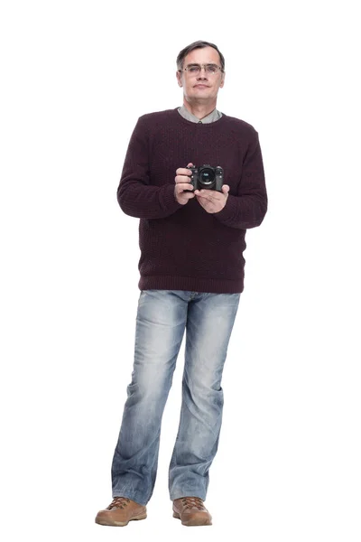 Un uomo casual con una macchina fotografica. isolato su un bianco — Foto Stock