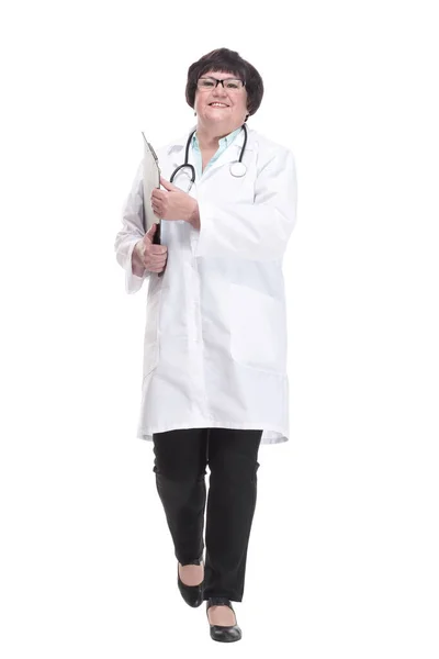 In full growth. senior female doctor with clipboard. — Stock Photo, Image