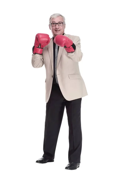 В полном росте. Зрелый, умный человек в боксёрских перчатках. — стоковое фото
