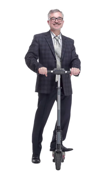 Volwassen man met elektrische scooter met duimen omhoog. geïsoleerd op een wit — Stockfoto