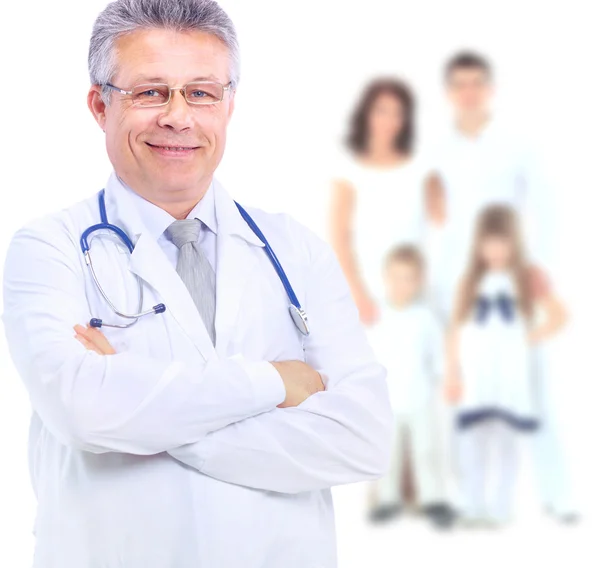 Médico sonriente y familia — Foto de Stock