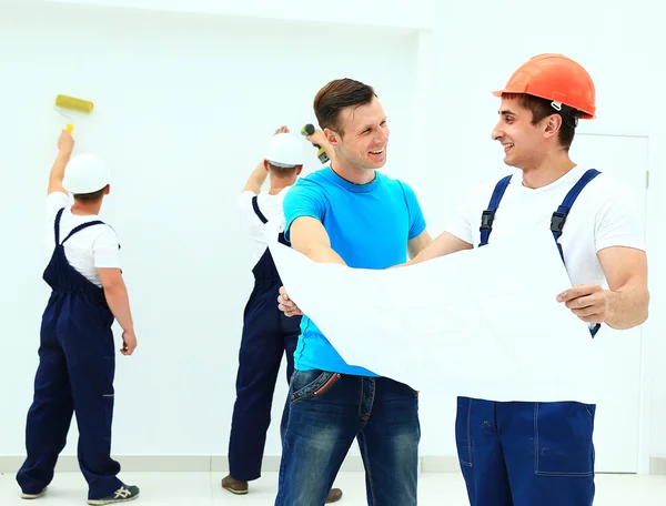 Arquiteto reunião do cliente para a construção da casa — Fotografia de Stock