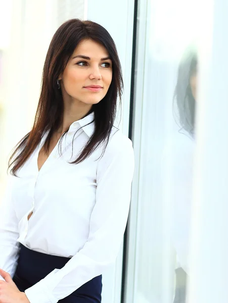 Atraente jovem empresária retrato — Fotografia de Stock