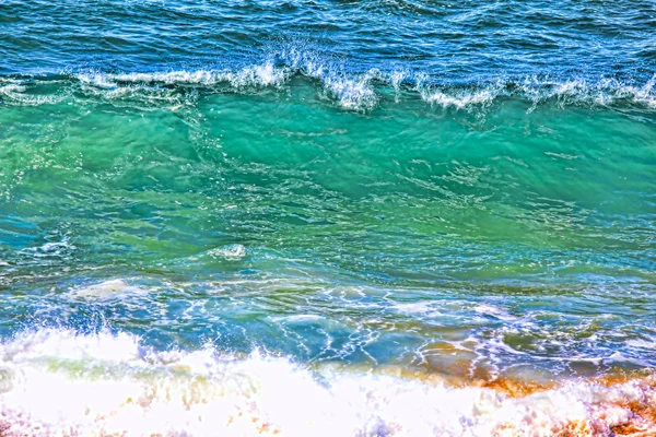 Havsvåg på stranden — Stockfoto