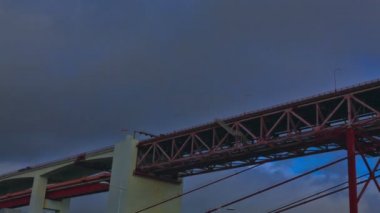 25 de Abril köprü Lizbon, Portekiz. Timelapse