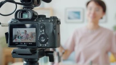 Ekranda kozmetikler hakkında video kaydedici ile video kamerayı kapat