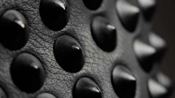 Spikes de couro preto (16: 9 Aspect Ratio ) — Fotografia de Stock