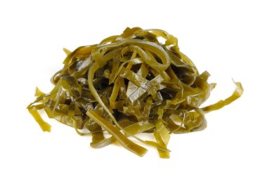 Beyaz arka plan üzerinde izole kelp (Laminarya) yosun