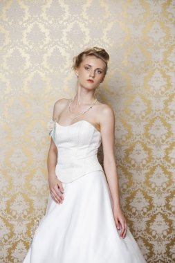 güzel düğün saç modeli ile genç gelin