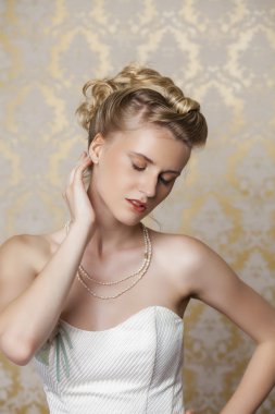 güzel düğün saç modeli ile genç gelin