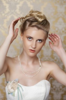 güzel düğün saç modeli ile genç gelin