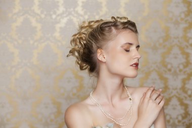 güzel düğün saç modeli ile genç gelin