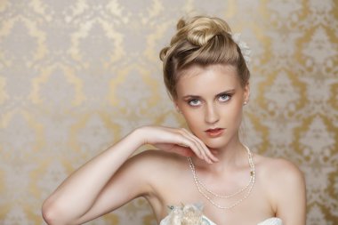 güzel düğün saç modeli ile genç gelin