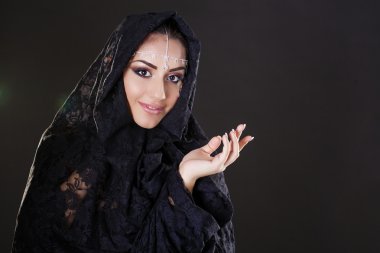 Orta Doğu Niqab peçe izole siyah b güzel kadın