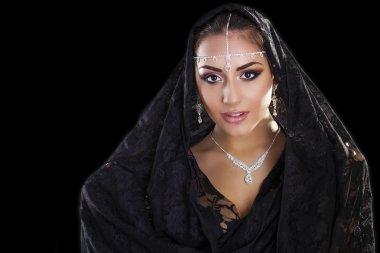 Siyah paran Arap makyaj ile güzel bir kadın portresi