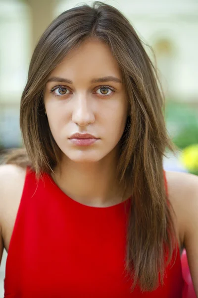 Jovem mulher bonita — Fotografia de Stock