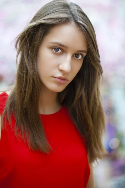 Jovem mulher bonita — Fotografia de Stock