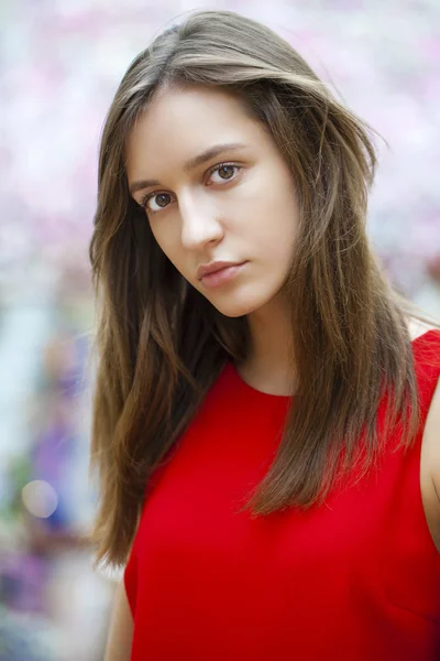 Jovem mulher bonita — Fotografia de Stock