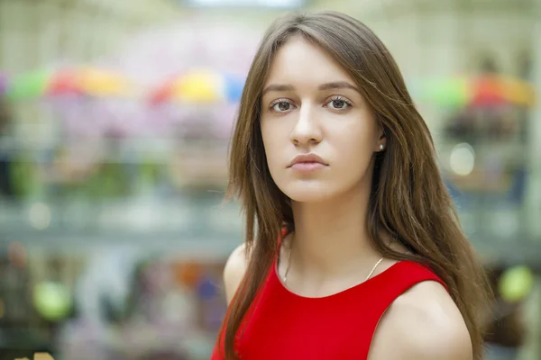 Junge schöne Frau — Stockfoto