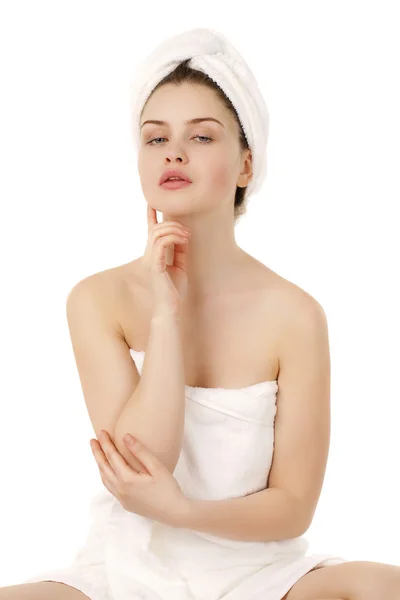 Portrait of Fresh and Beautiful brunette woman wearing white tow — Stock Photo, Image