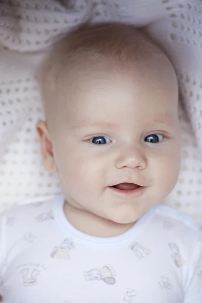 Bonito menino de três meses de idade — Fotografia de Stock